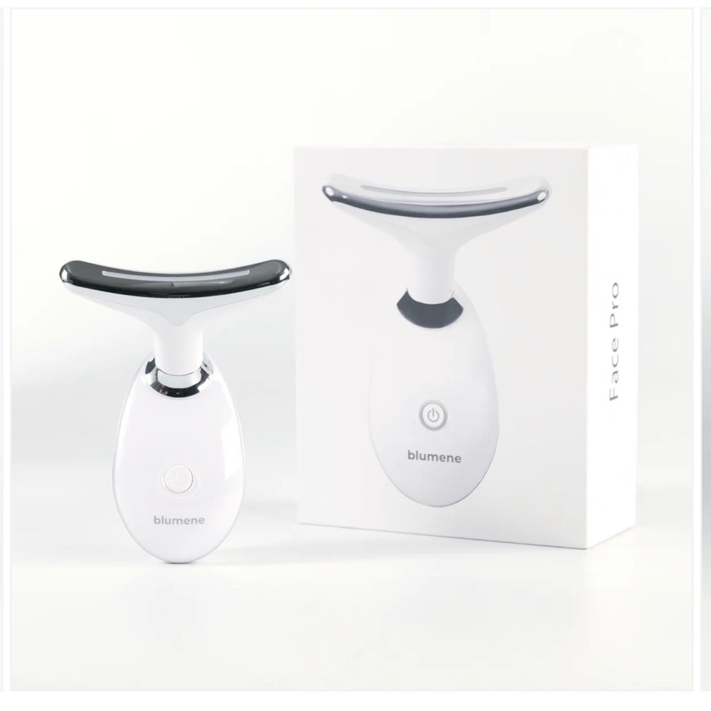 Blumene Face Pro Device in White and Black